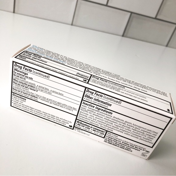 La Roche Posay CicaPlast Balm B5 💙 protects + helps to relive cracked skin - Picture 2 of 3